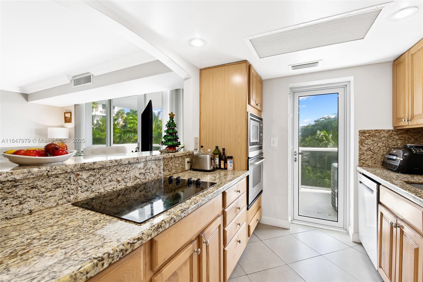2715 N Ocean Blvd # 3A