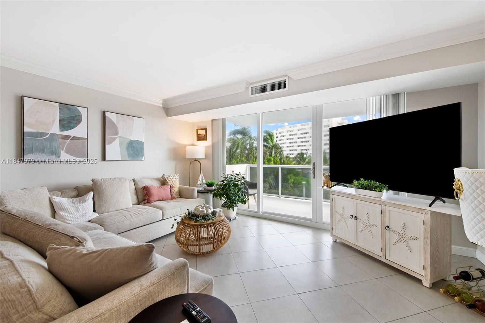 2715 N Ocean Blvd # 3A
