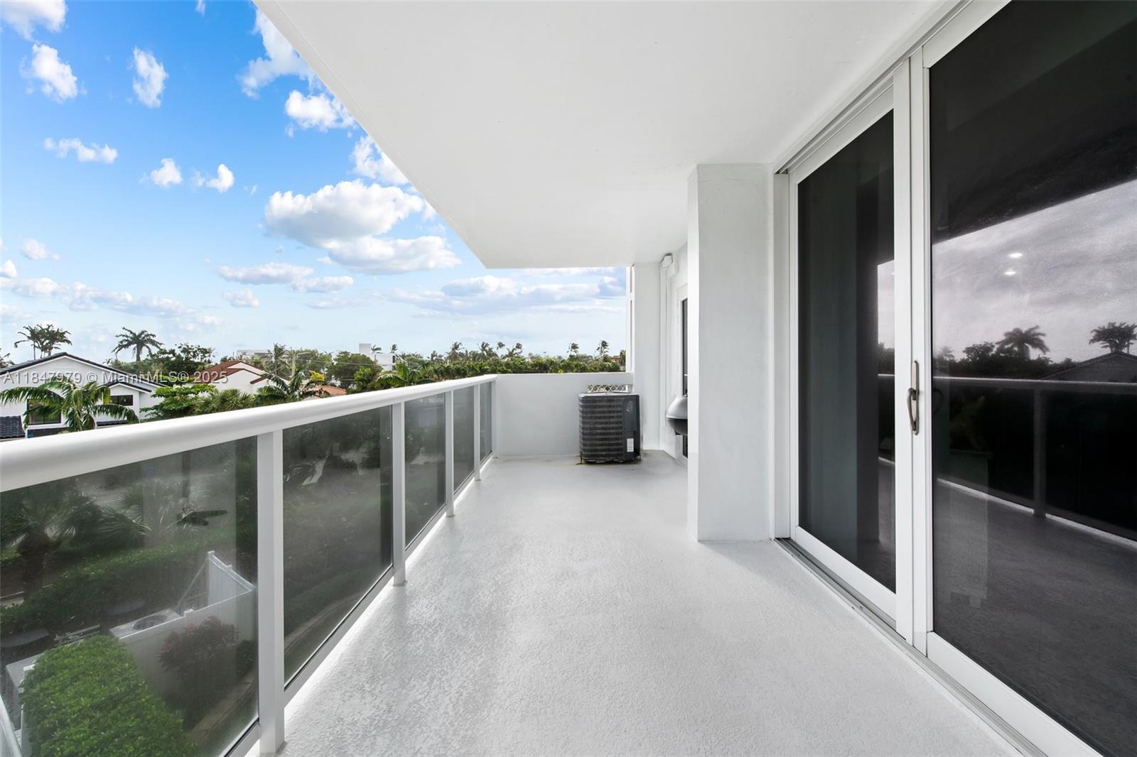 2715 N Ocean Blvd # 3A