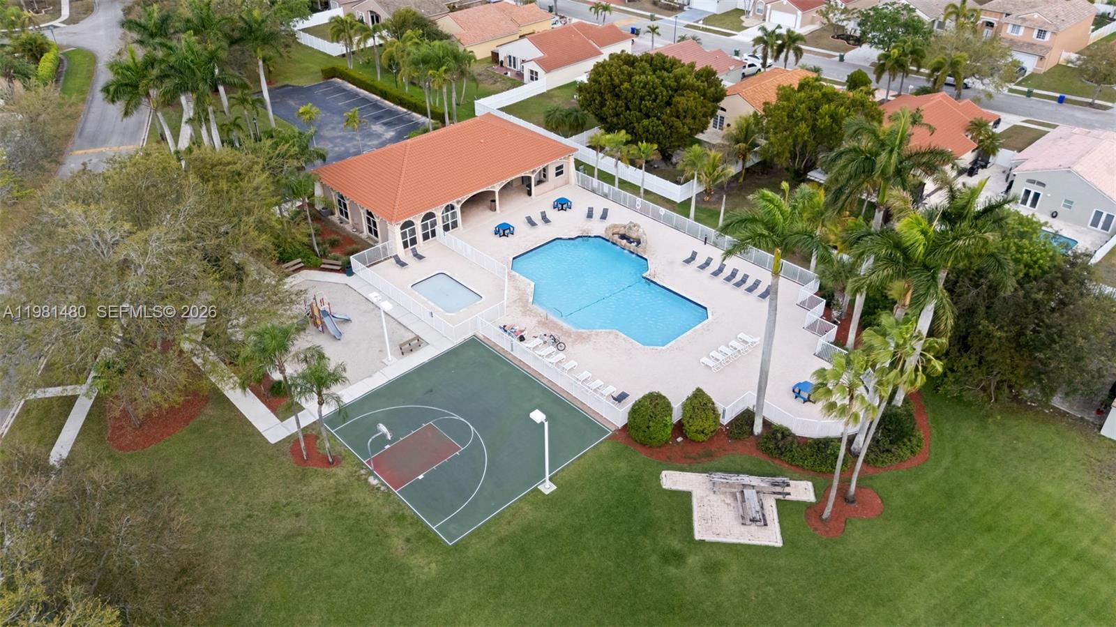 334 SW 194th Ave