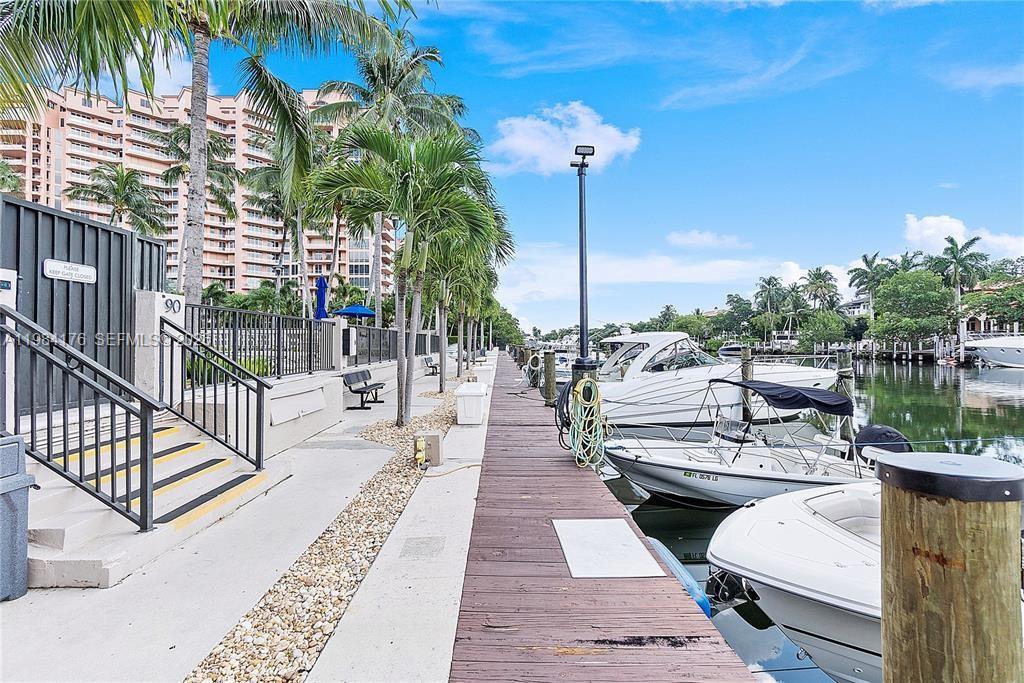 90 Edgewater Dr # 614