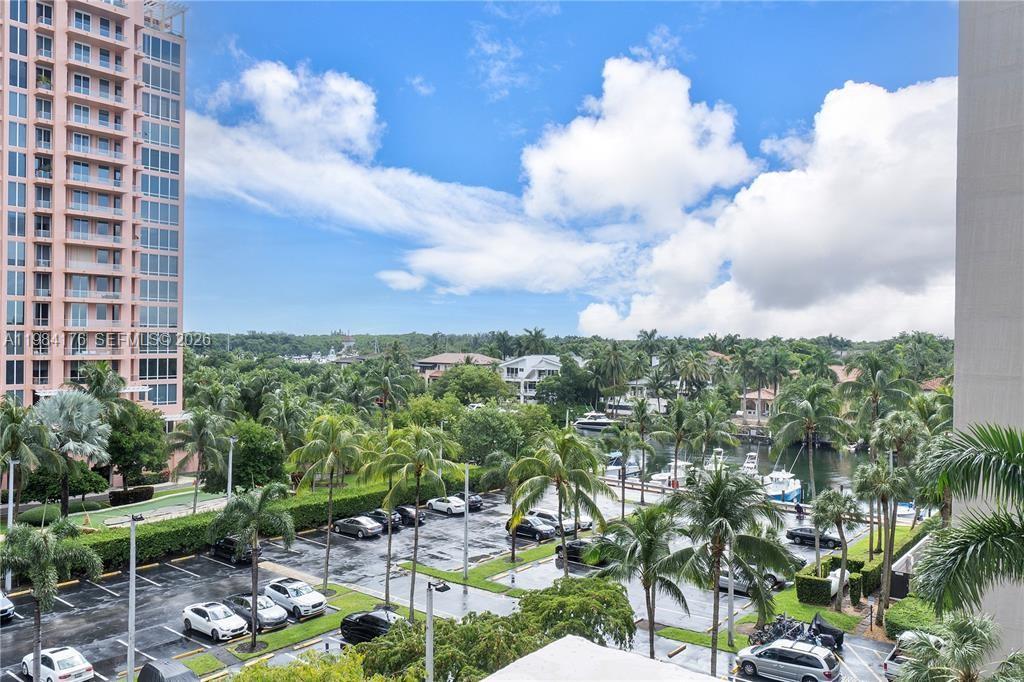 90 Edgewater Dr # 614
