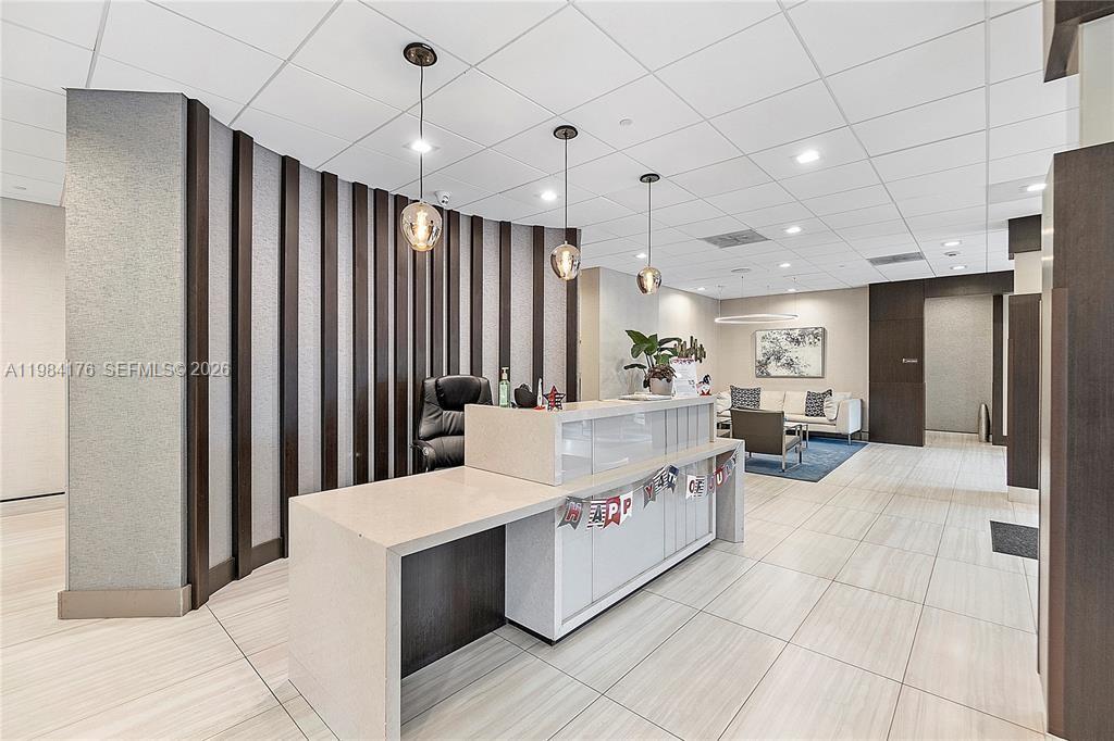 90 Edgewater Dr # 614