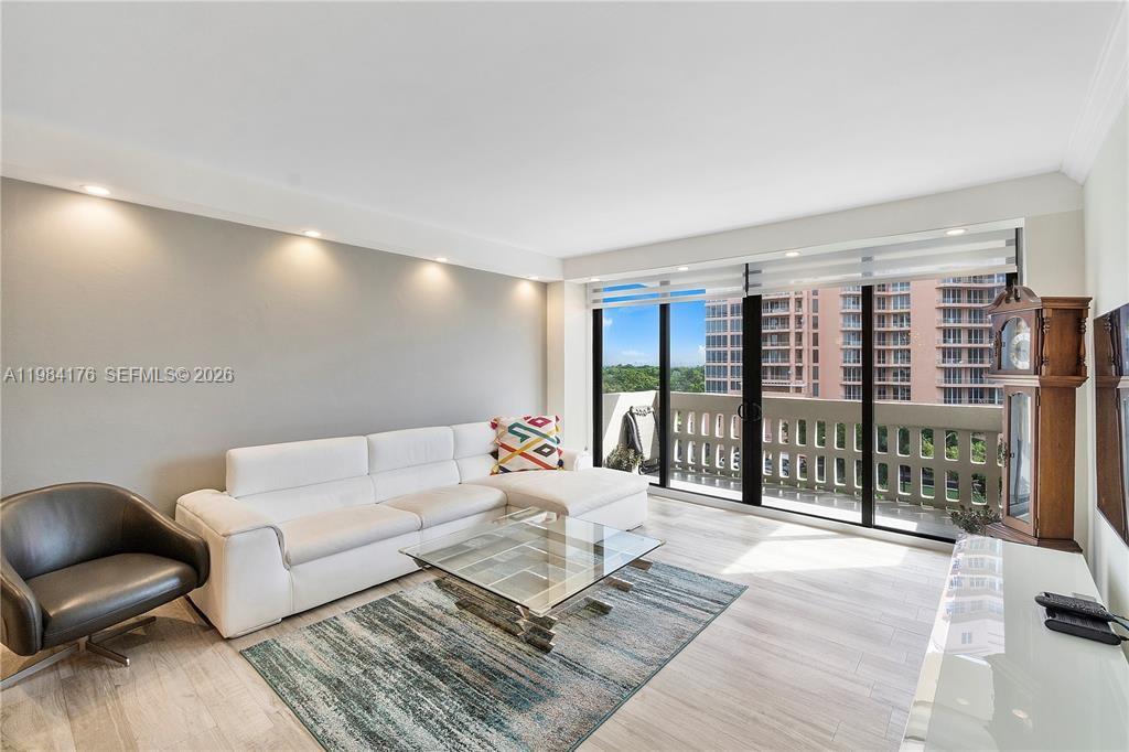 90 Edgewater Dr # 614