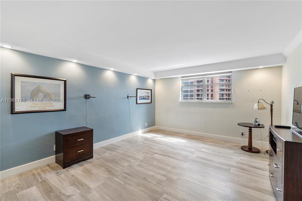 90 Edgewater Dr # 614