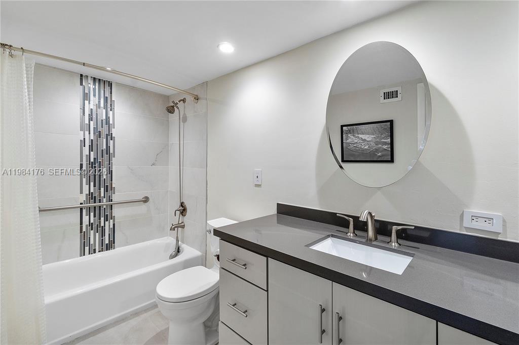 90 Edgewater Dr # 614