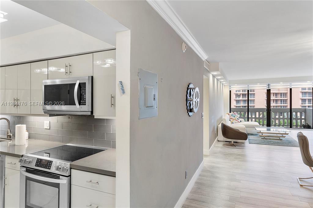 90 Edgewater Dr # 614