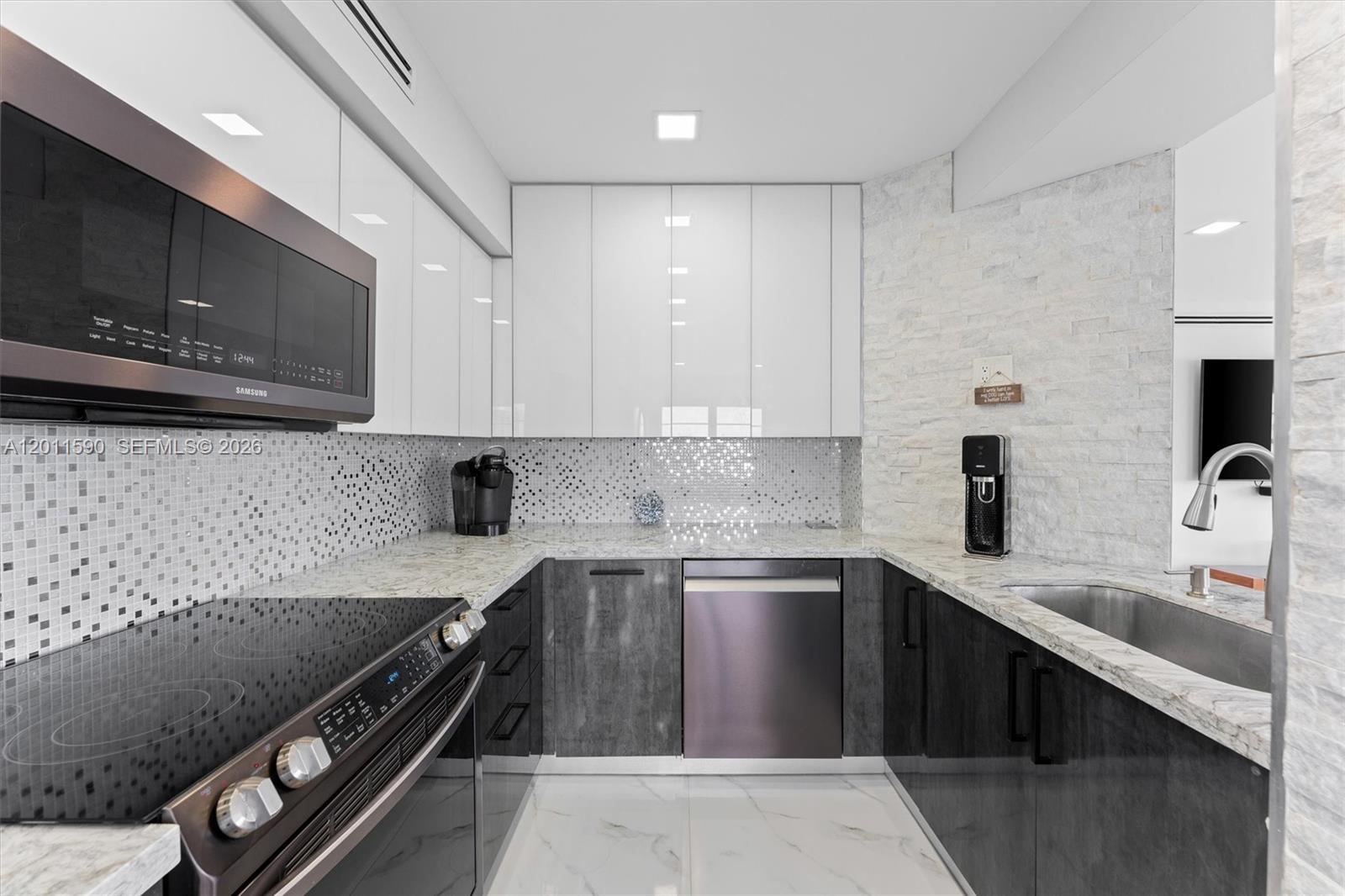 340 Sunset Dr # 1810