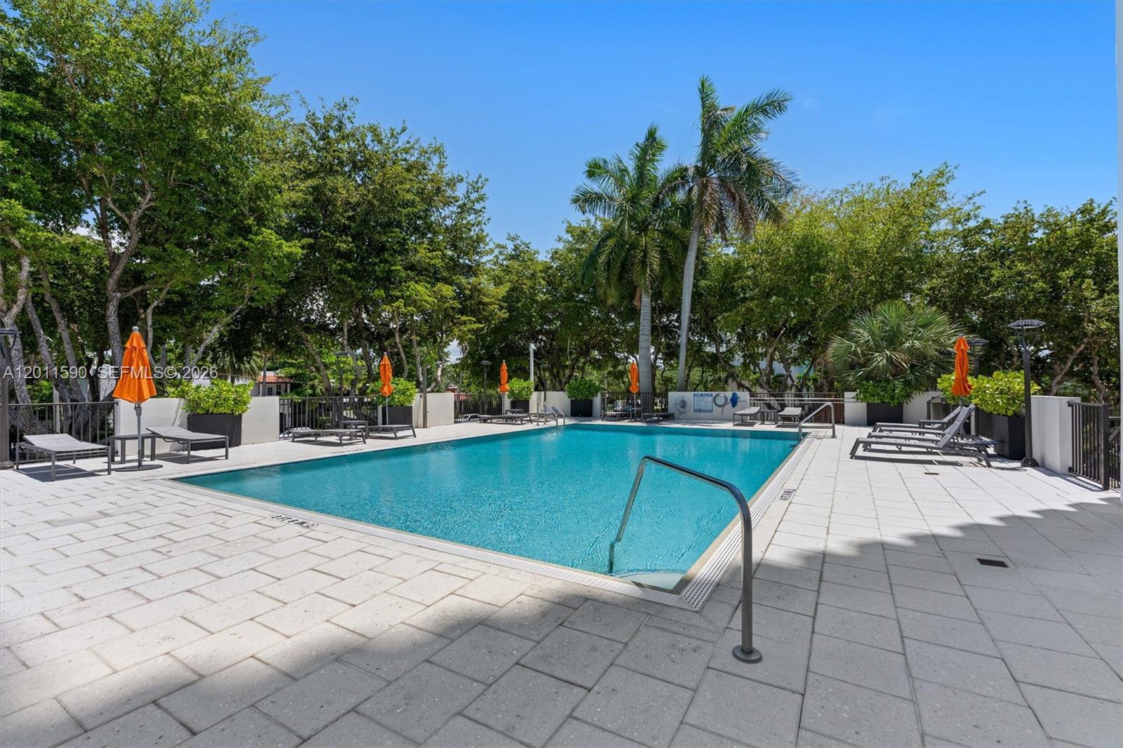 340 Sunset Dr # 1810