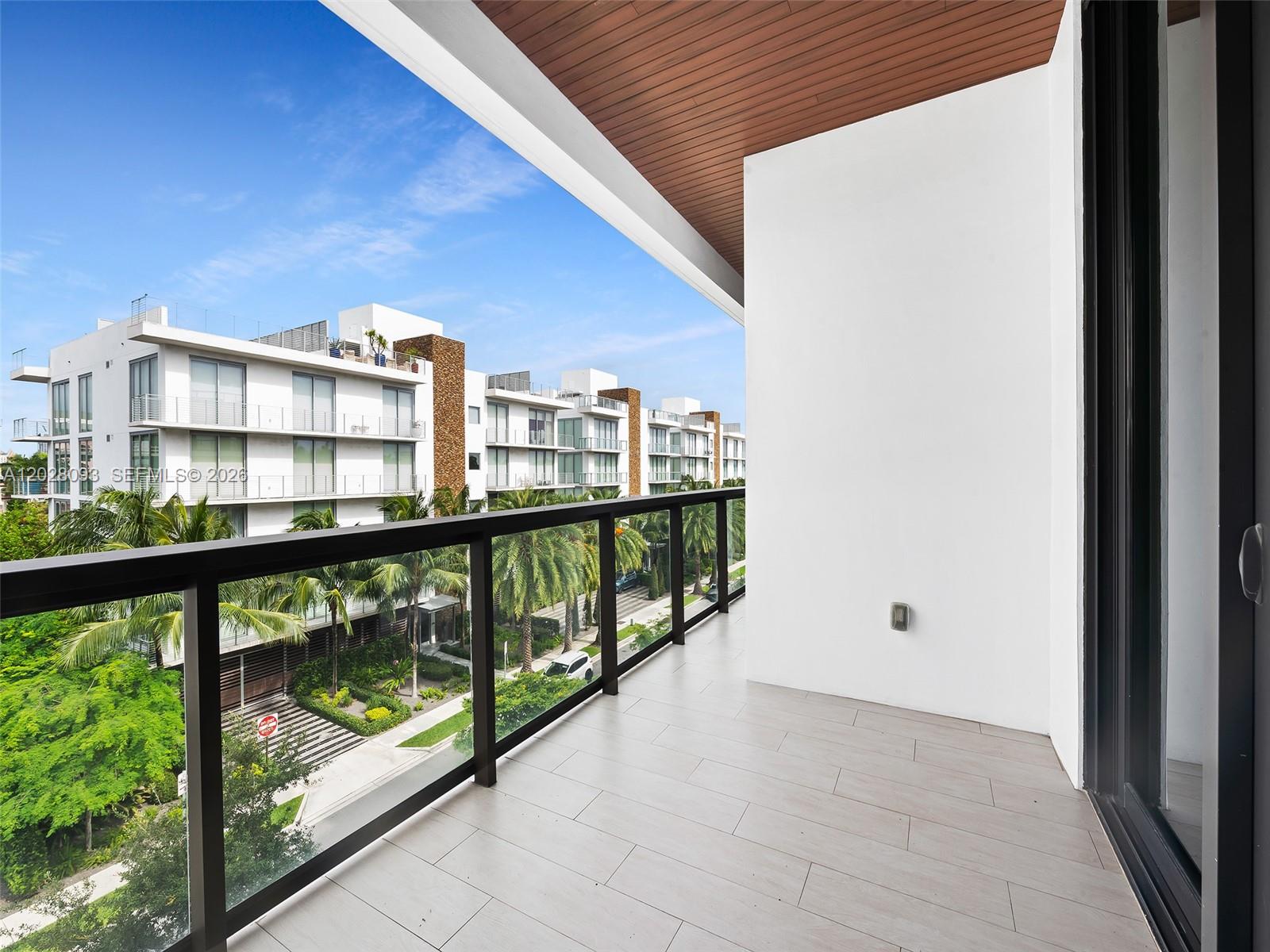 30 Isle Of Venice Dr # 403