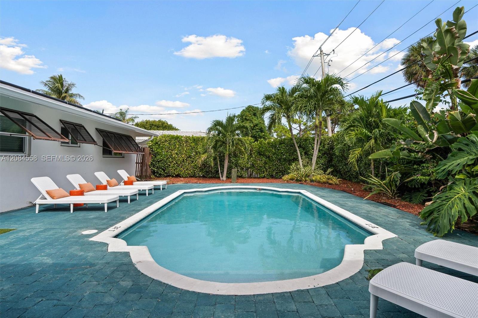 110 SE 5th Ct