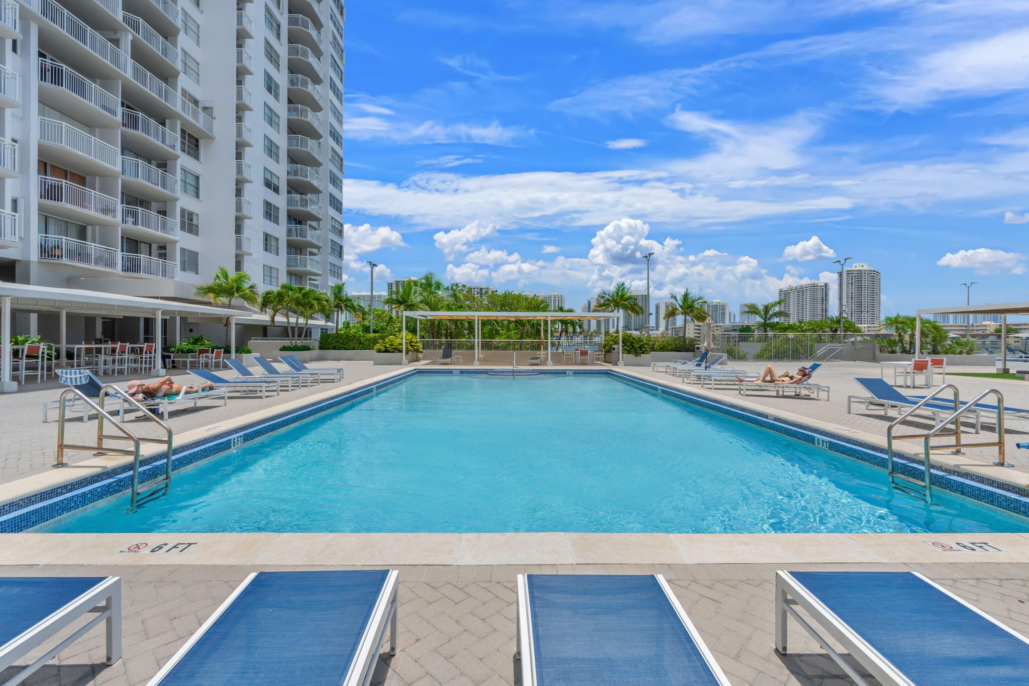 18011 Biscayne Boulevard 1704-1