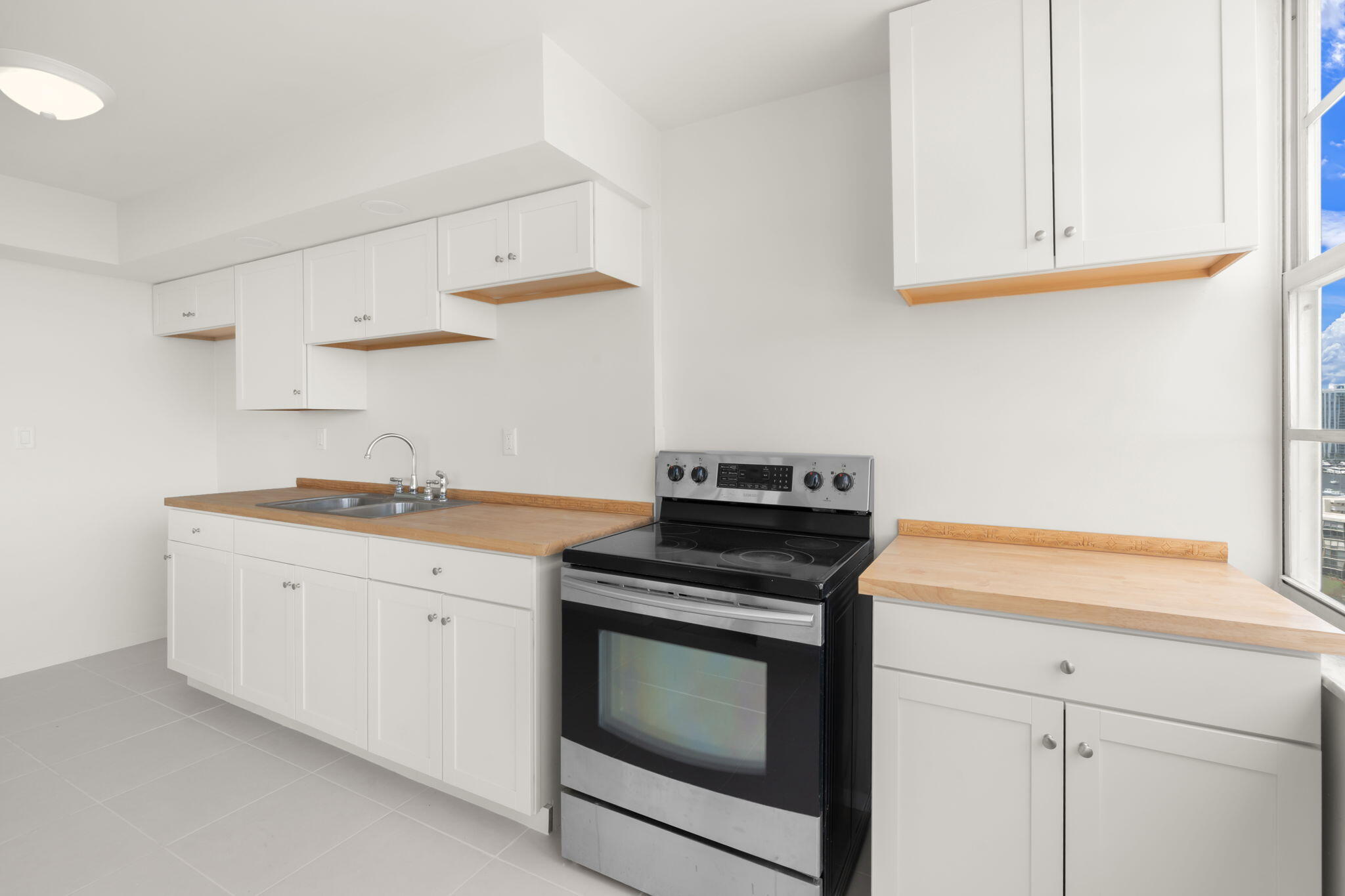 18011 Biscayne Boulevard 1704-1