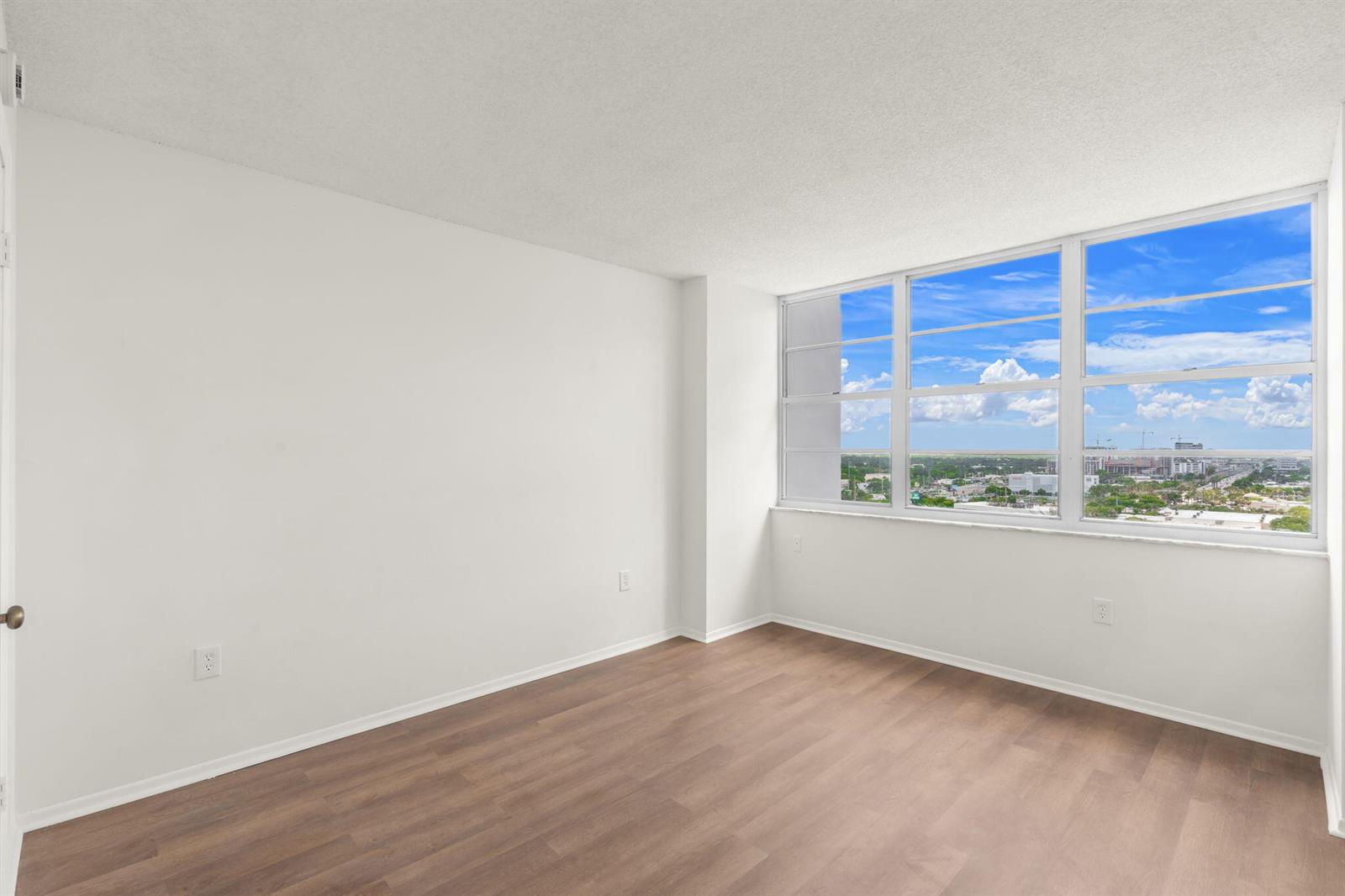 18011 Biscayne Boulevard # 1 Unit: 1704-1