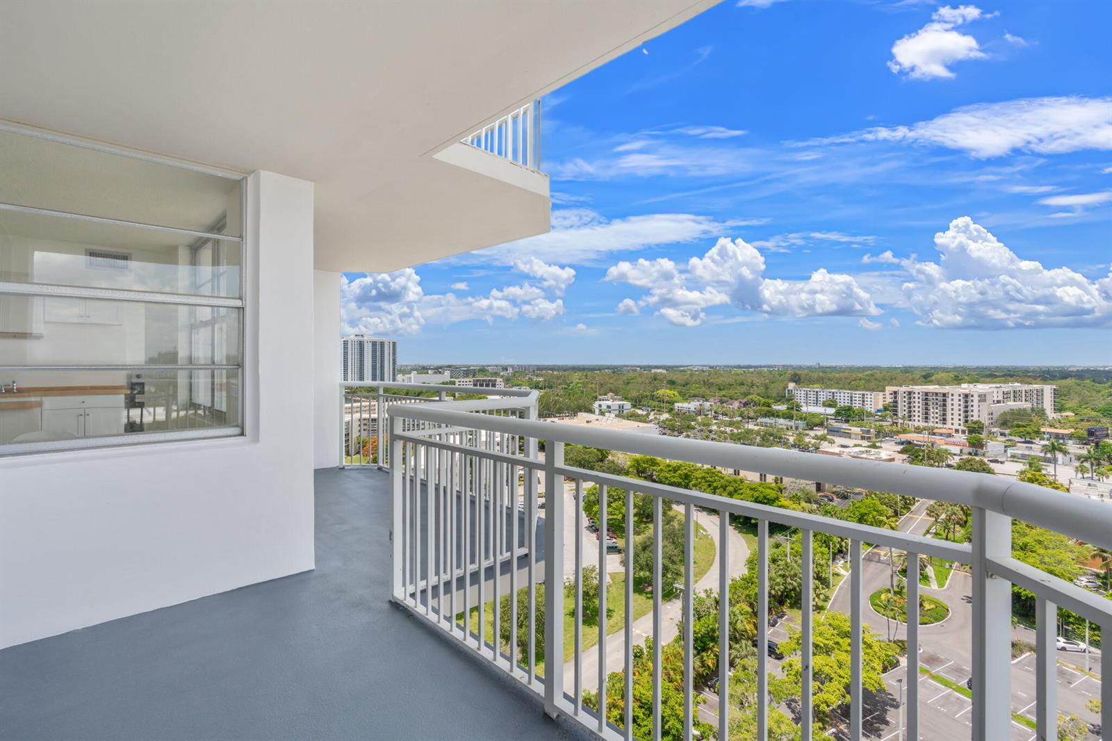 18011 Biscayne Boulevard # 1 Unit: 1704-1