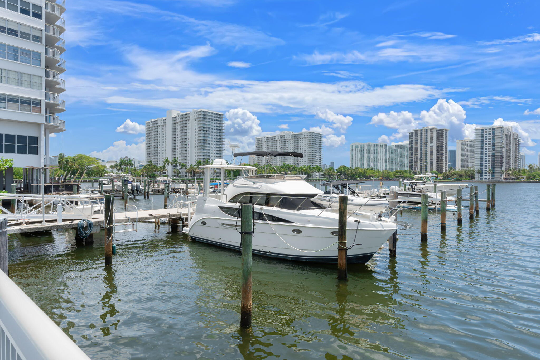 18011 Biscayne Boulevard 1704-1