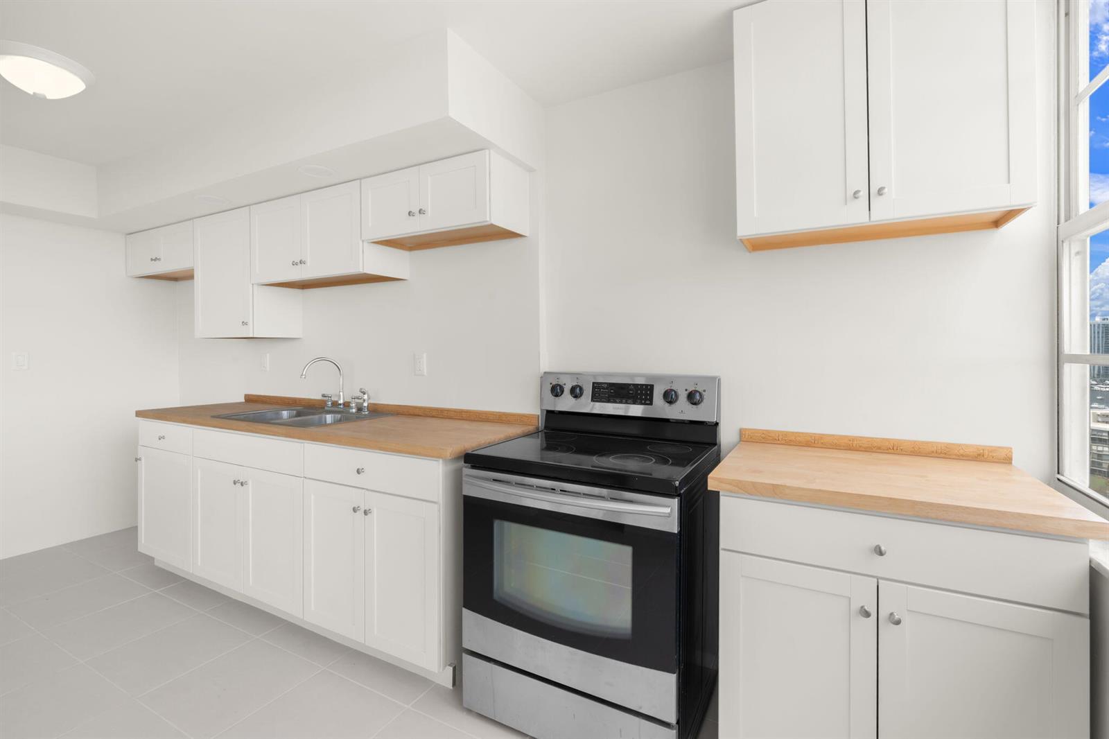 18011 Biscayne Boulevard # 1 Unit: 1704-1