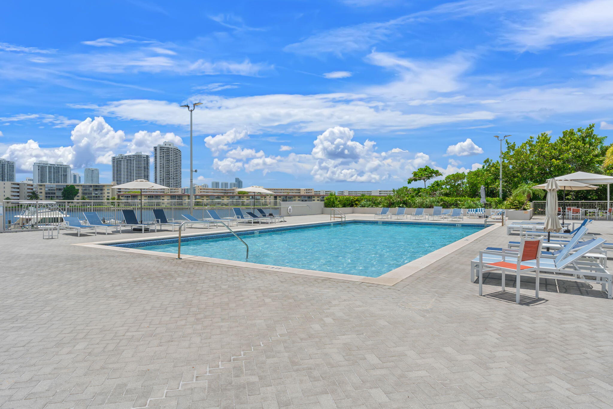 18011 Biscayne Boulevard 1704-1