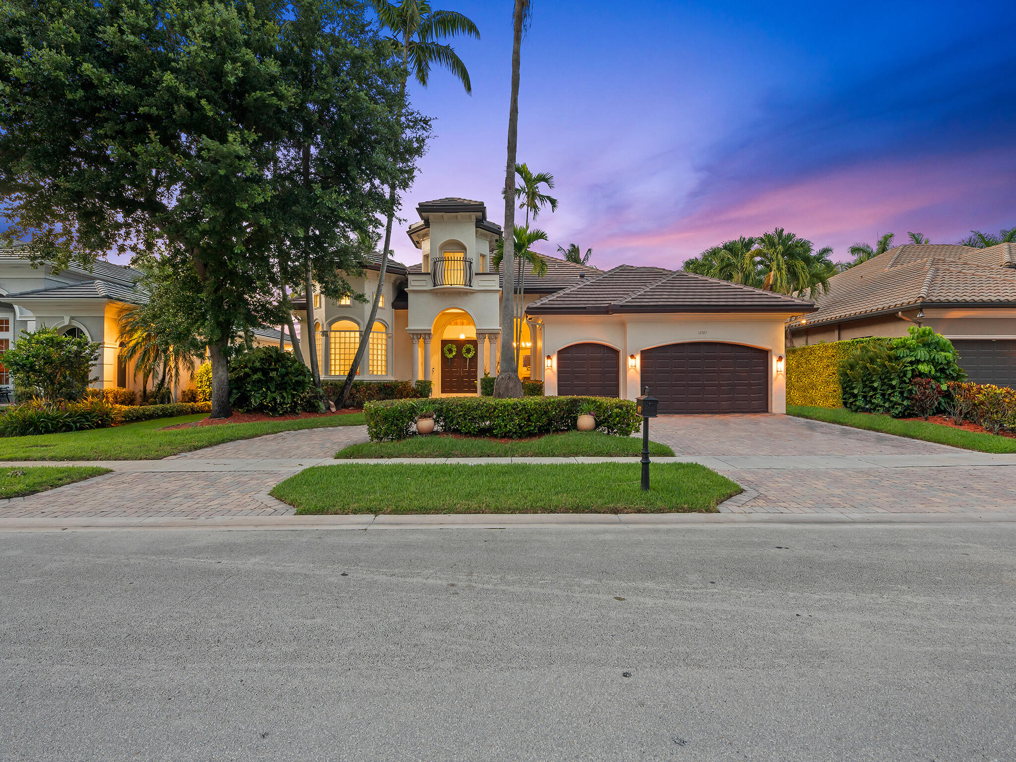 10787 Blue Palm Street