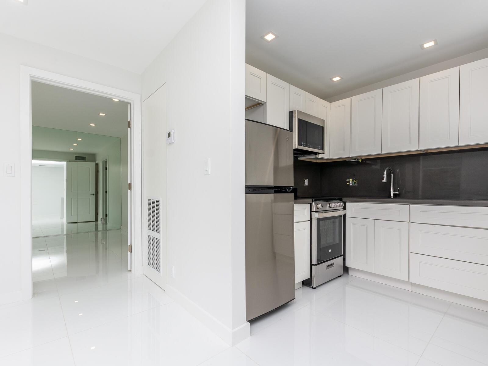 2420 Diana Dr 207