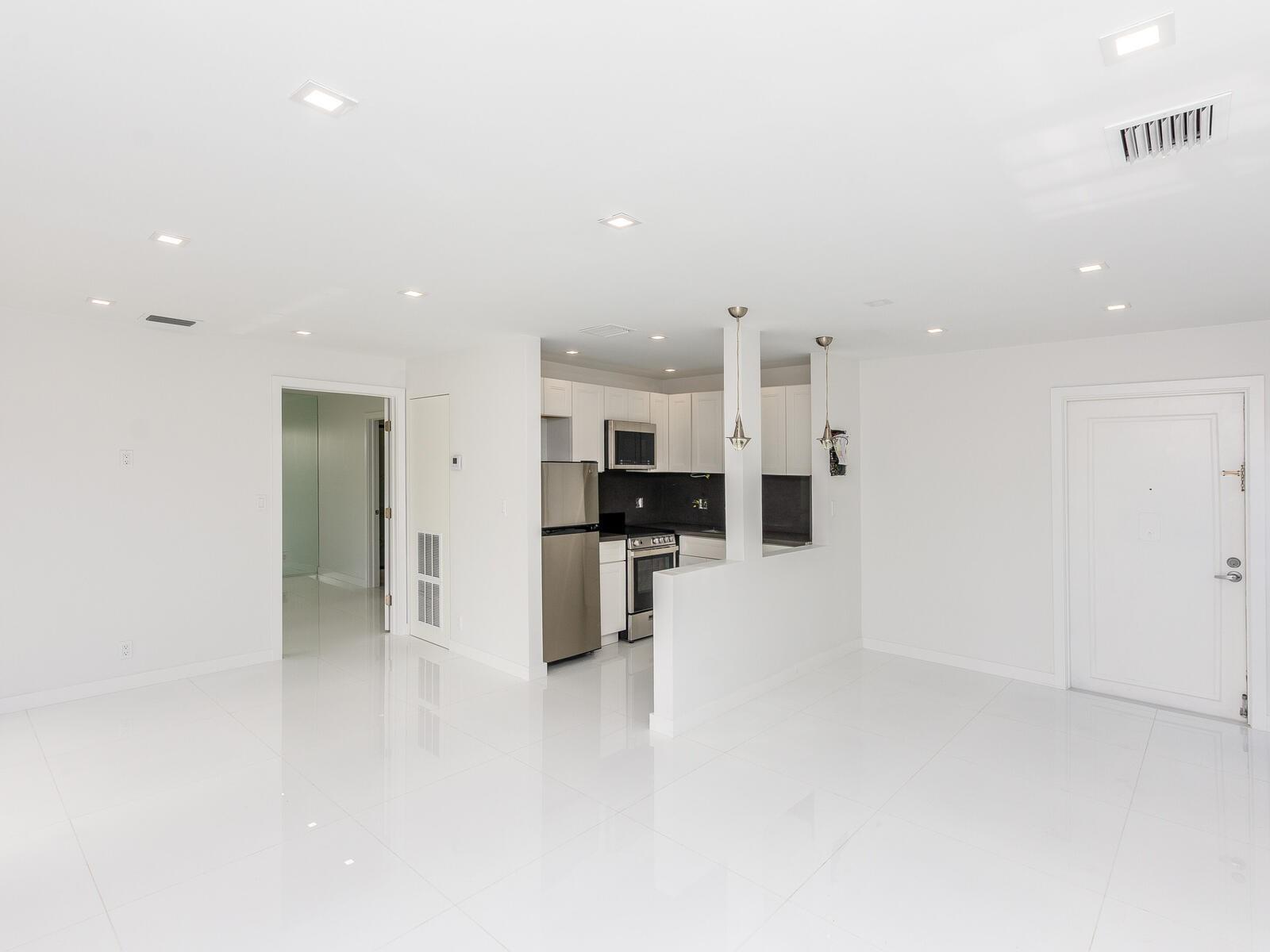 2420 Diana Dr 207