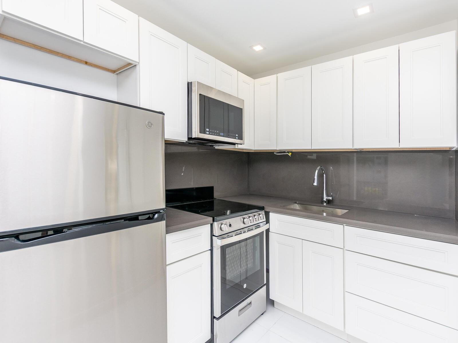 2420 Diana Dr 207