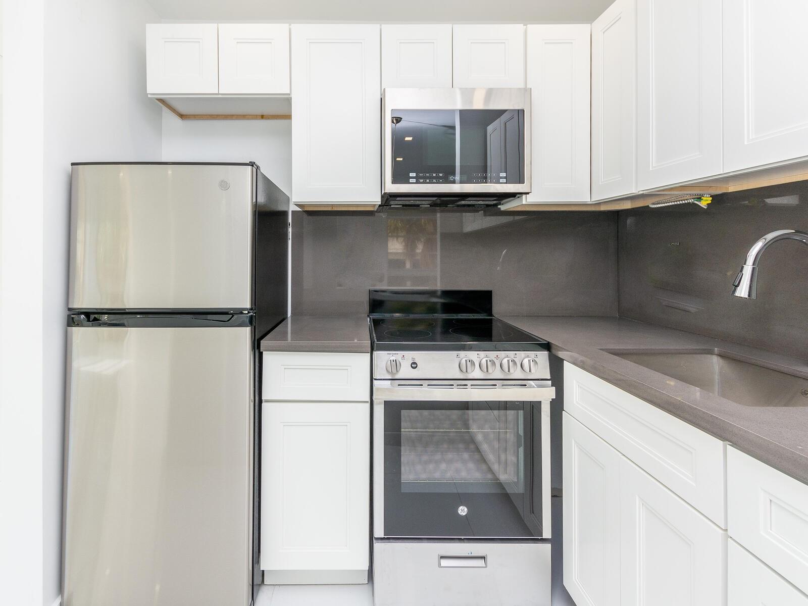 2420 Diana Dr 207