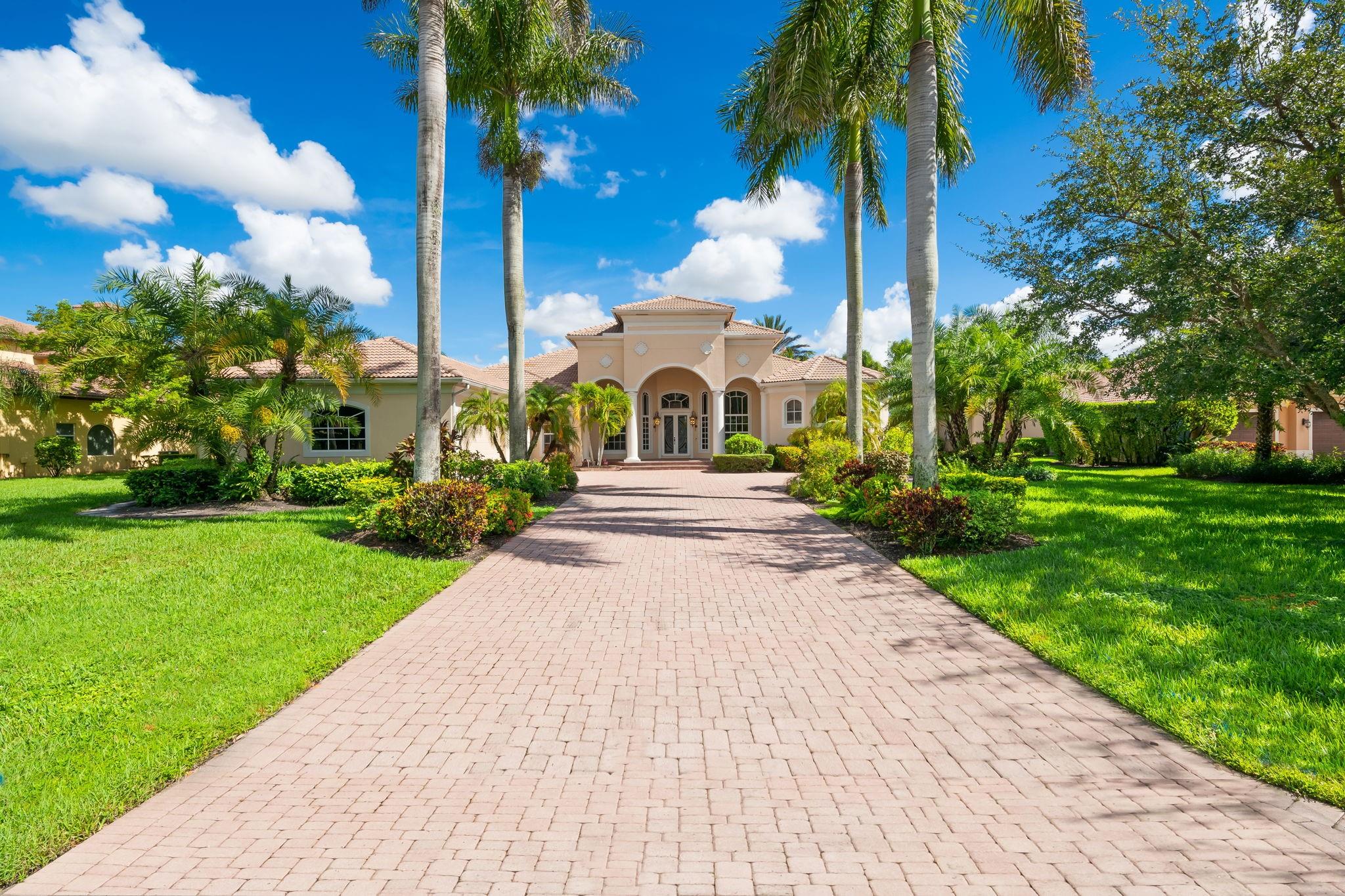 12825 Stonebrook Dr