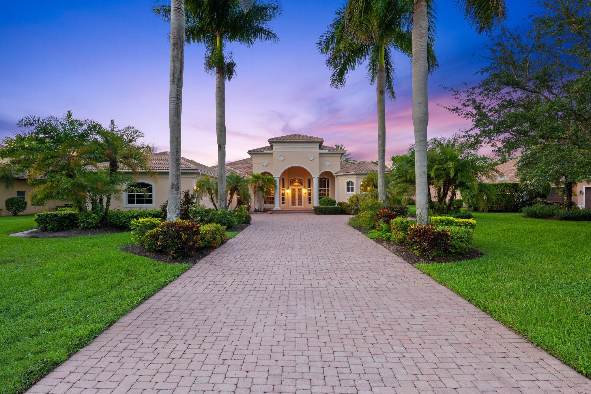 12825 Stonebrook Dr