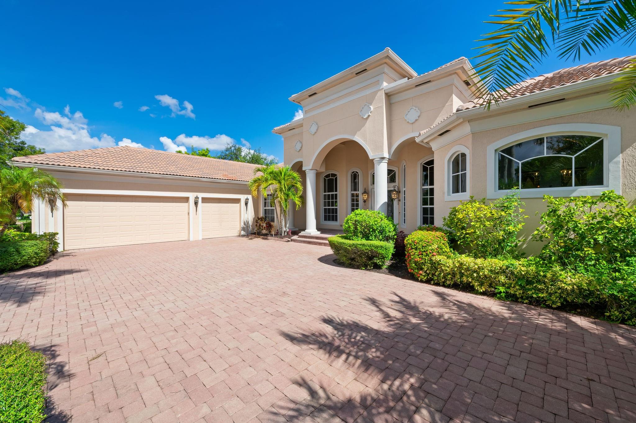 12825 Stonebrook Dr