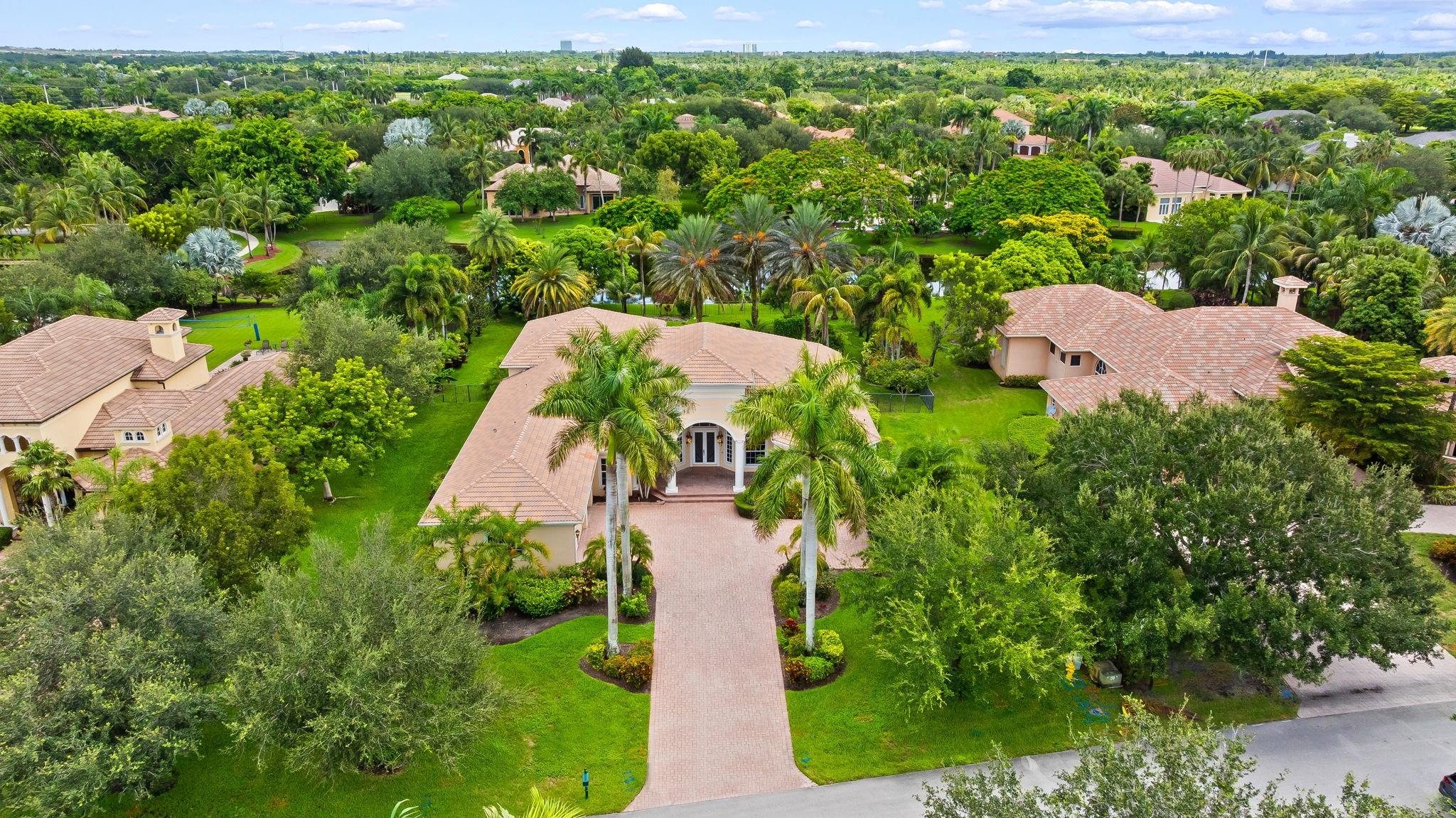 12825 Stonebrook Dr