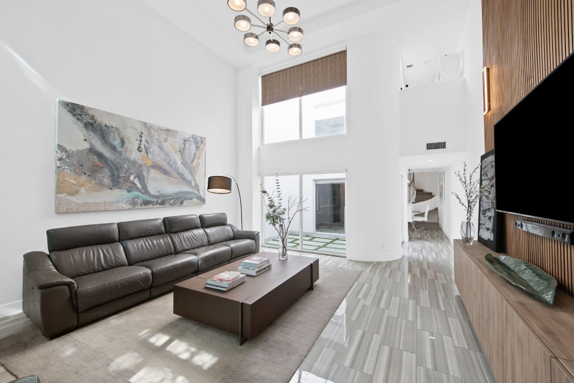 910 NE 16th Terrace 2, Fort Lauderdale Unit: 2