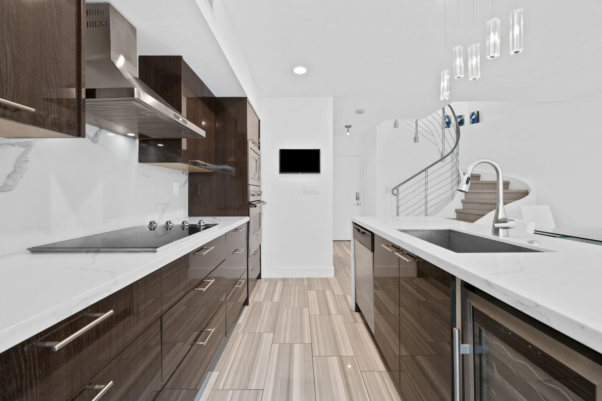 910 NE 16th Terrace 2, Fort Lauderdale Unit: 2