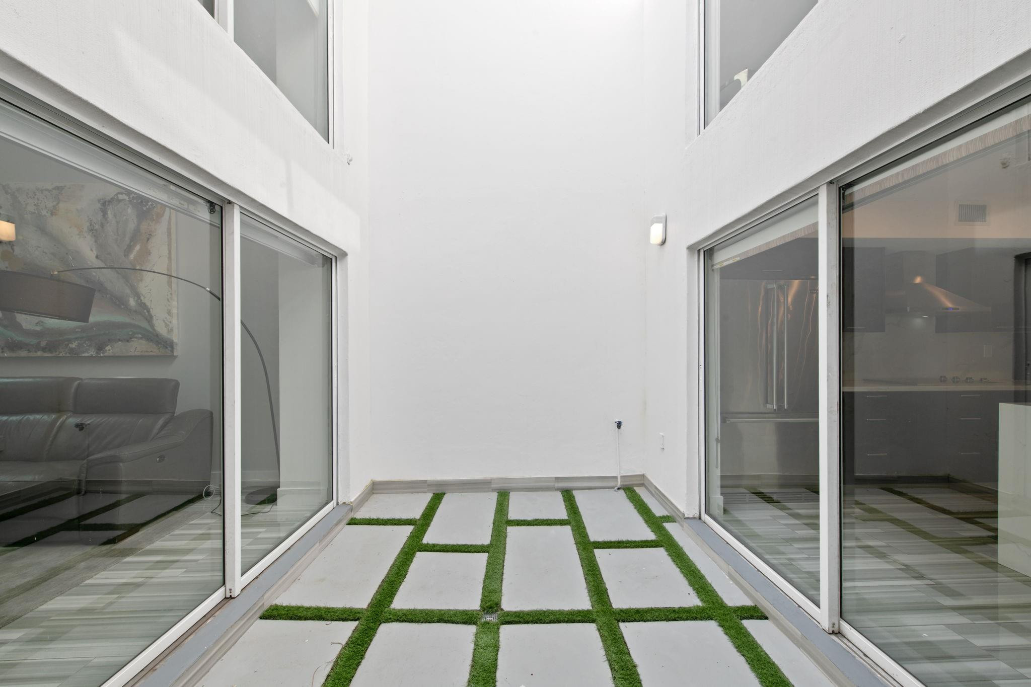 910 NE 16th Terrace 2, Fort Lauderdale Unit: 2