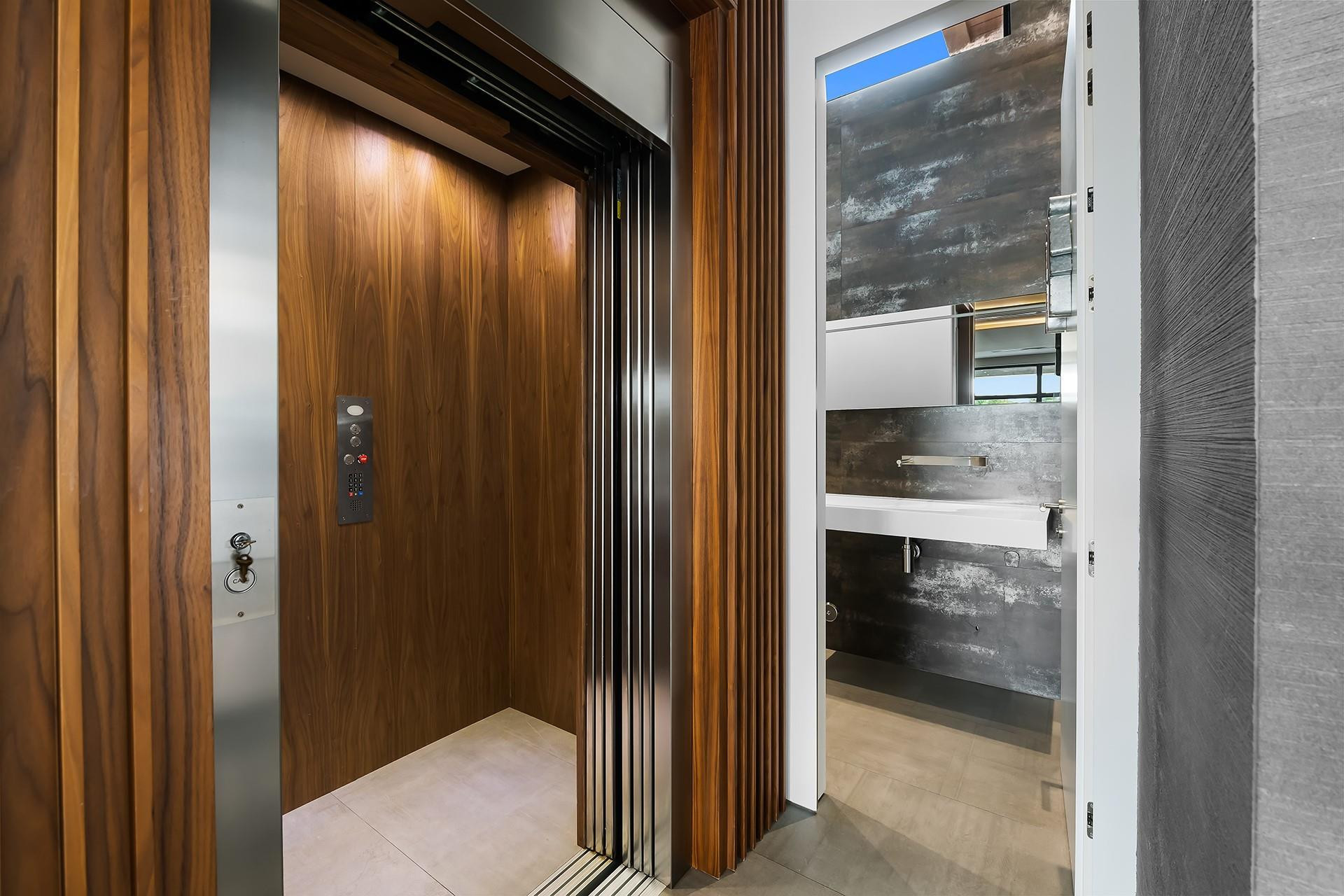 10691 Golden Eagle Court