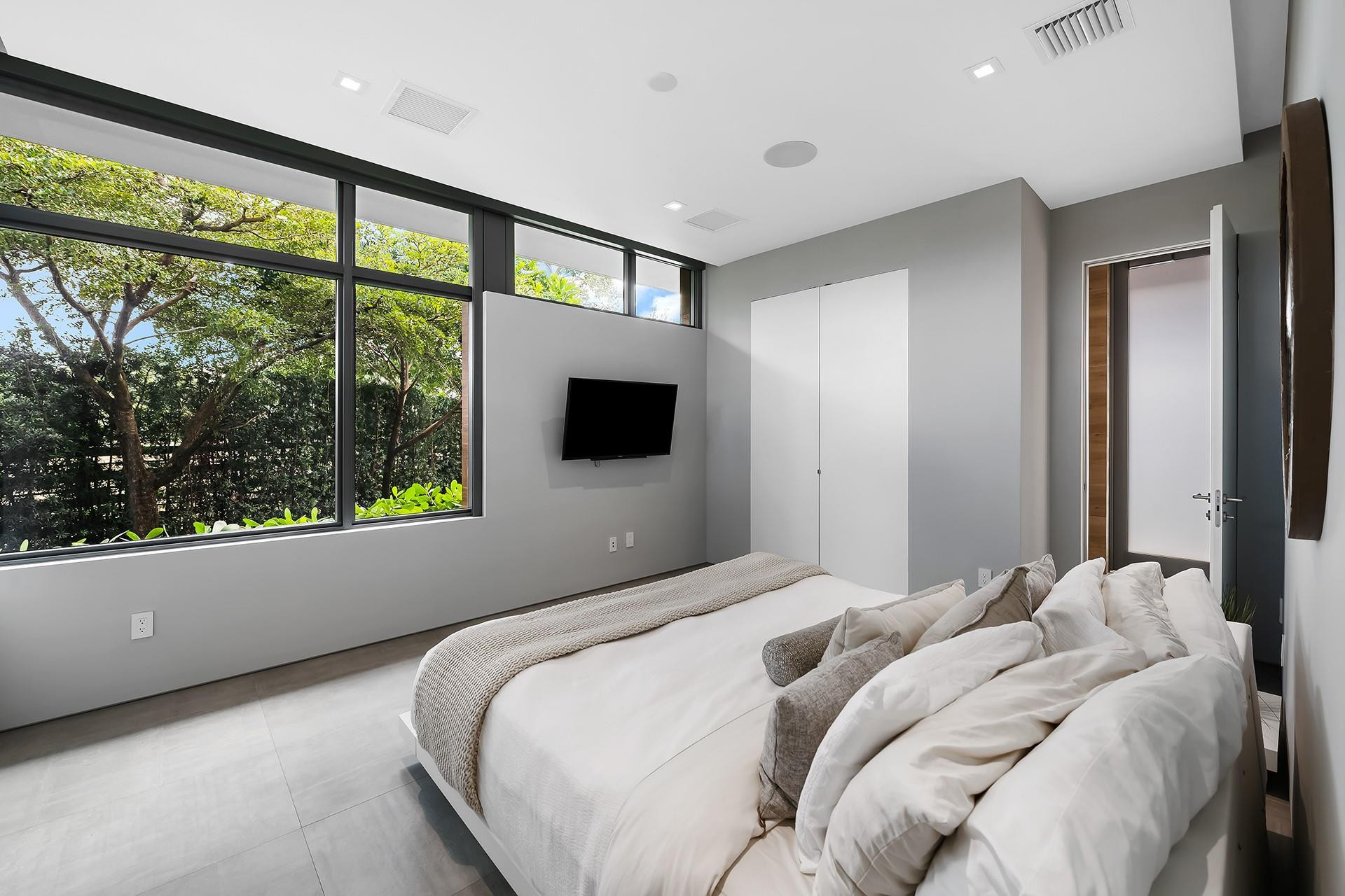 10691 Golden Eagle Court