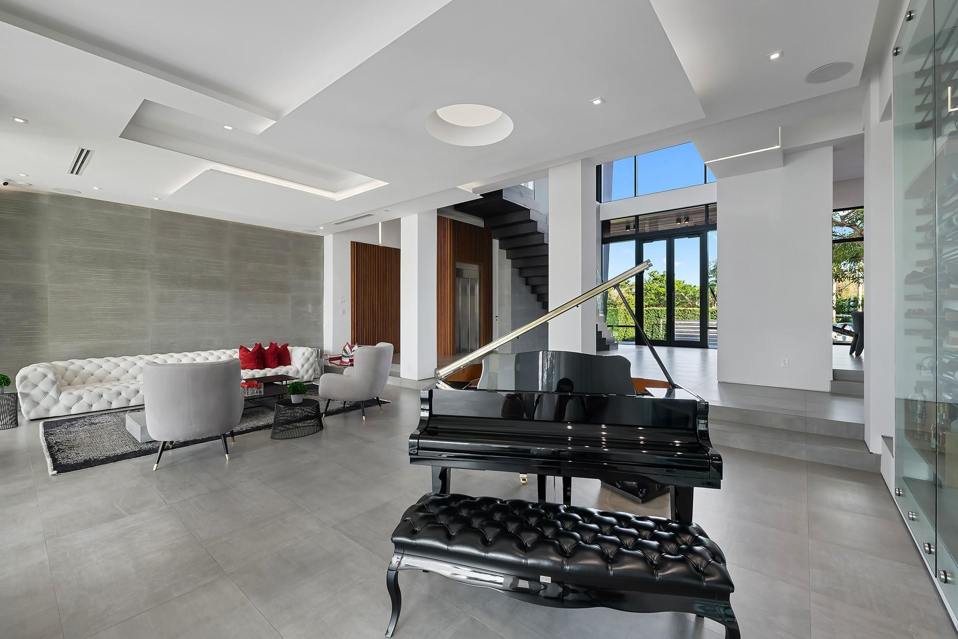 10691 Golden Eagle Court