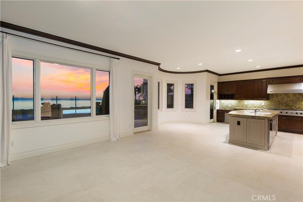23 Atlantis Cove