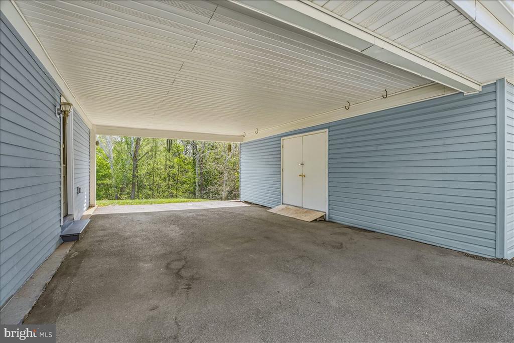4389 MOLETON DRIVE