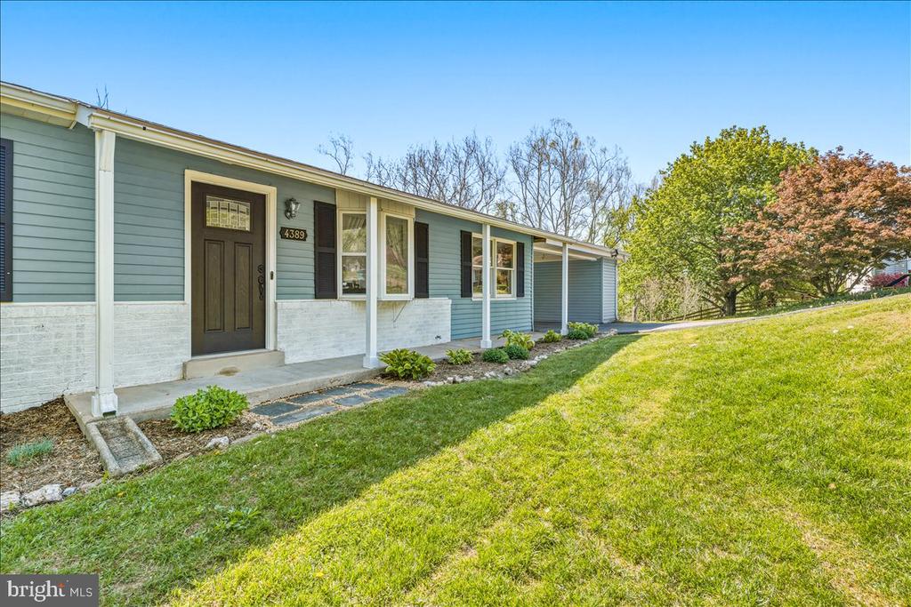 4389 MOLETON DRIVE