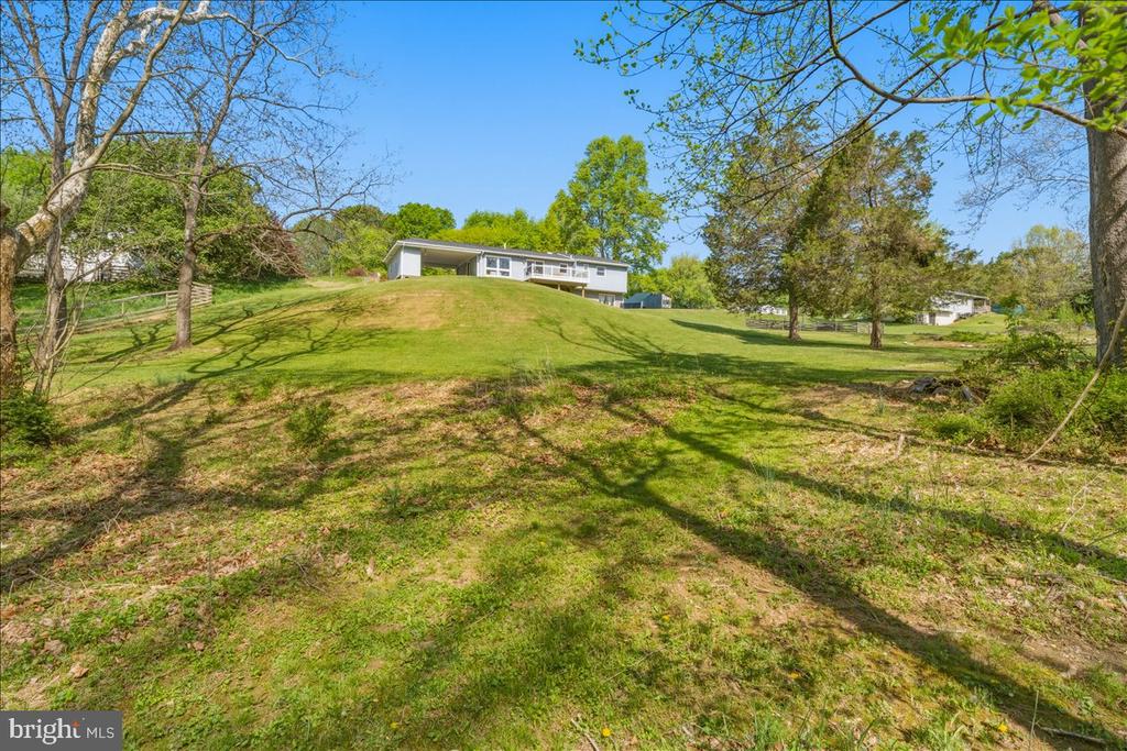 4389 MOLETON DRIVE