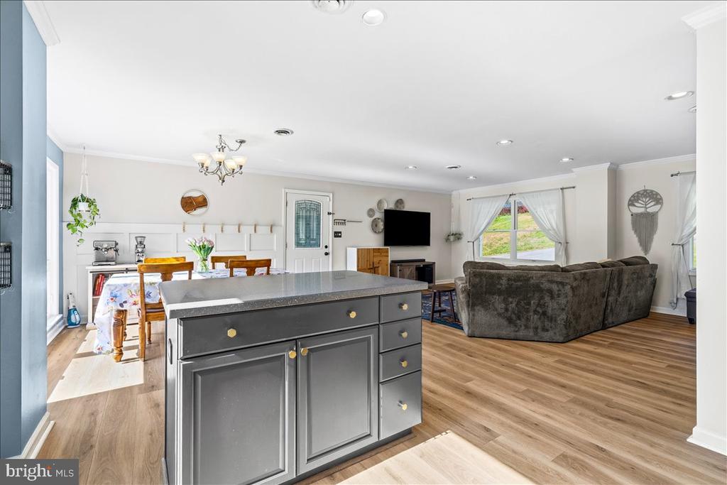4389 MOLETON DRIVE