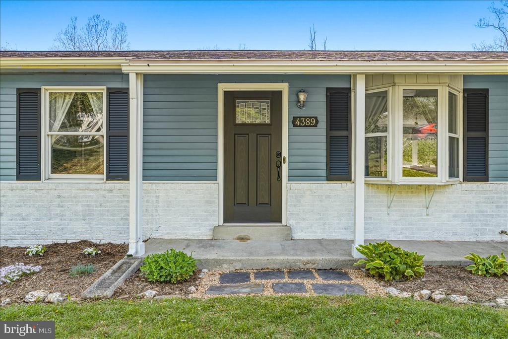 4389 MOLETON DRIVE