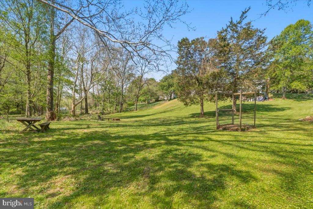 4389 MOLETON DRIVE