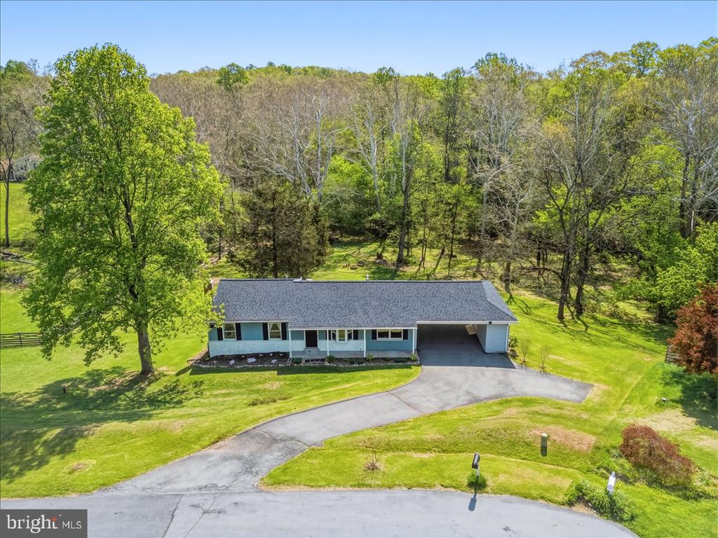 4389 MOLETON DRIVE