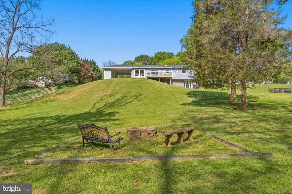 4389 MOLETON DRIVE