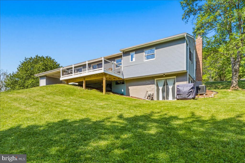 4389 MOLETON DRIVE