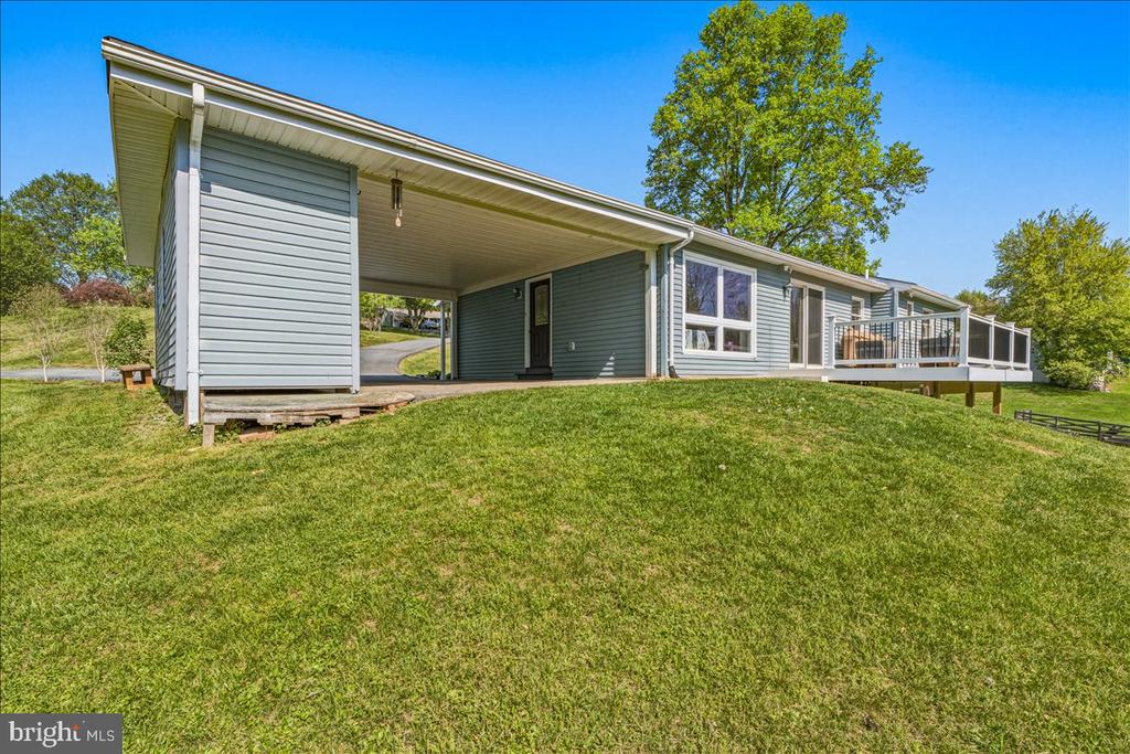4389 MOLETON DRIVE