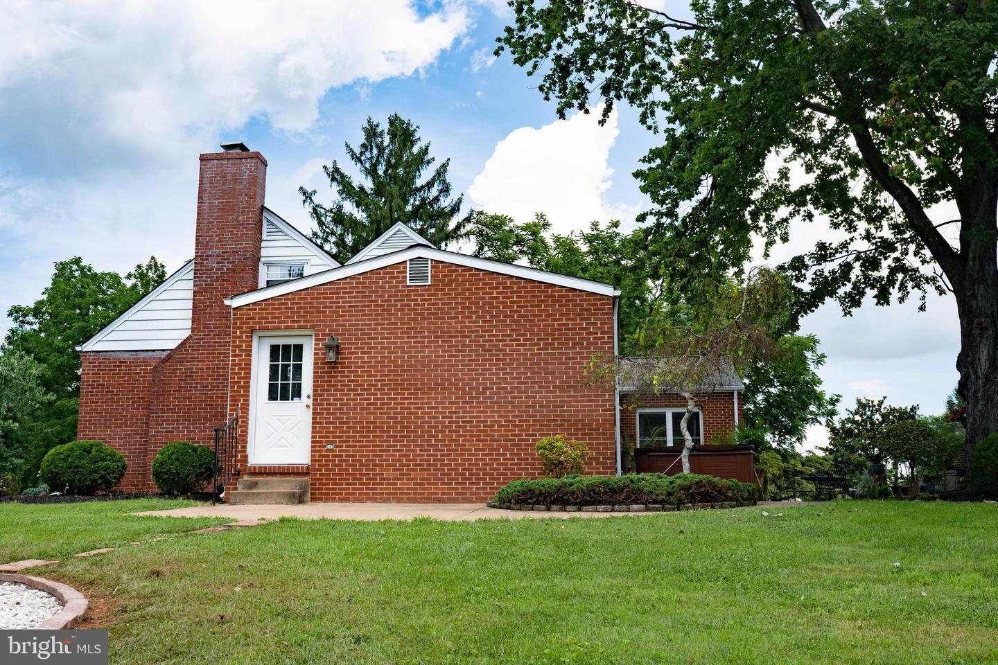 11471 Fox Hill Ln