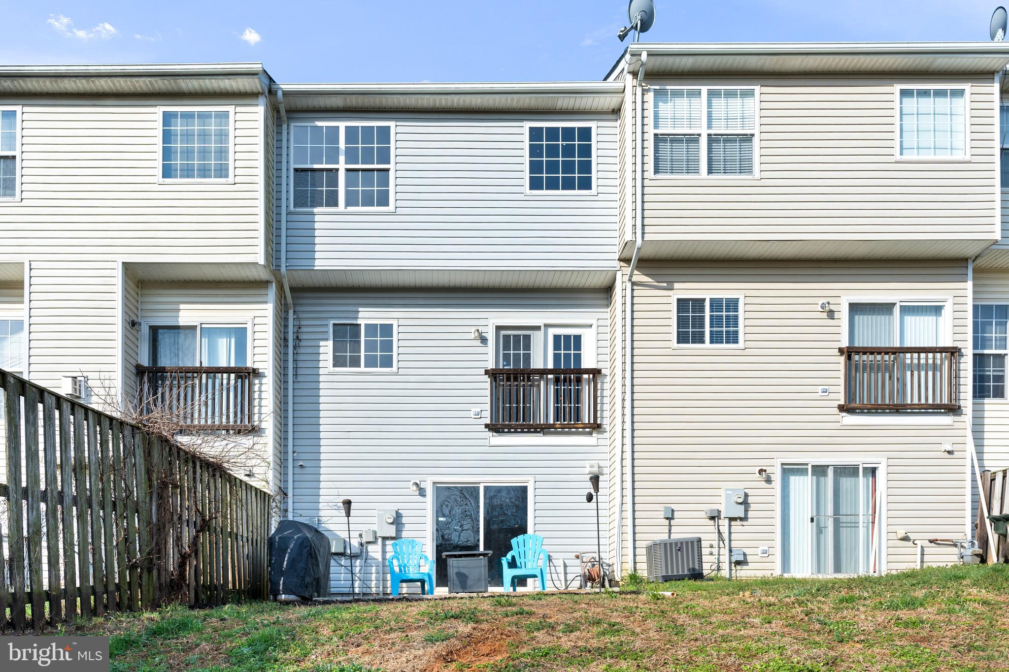 951 Longview Ln